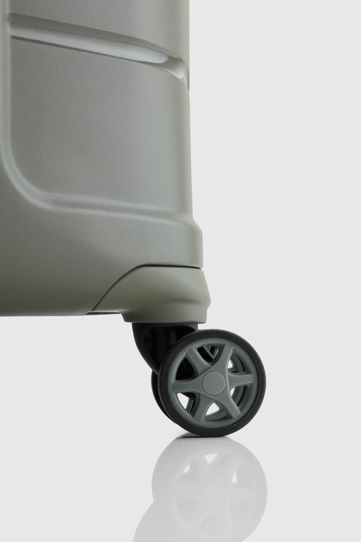 Oc2lite Carry-On 55cm Suitcase - Image 6