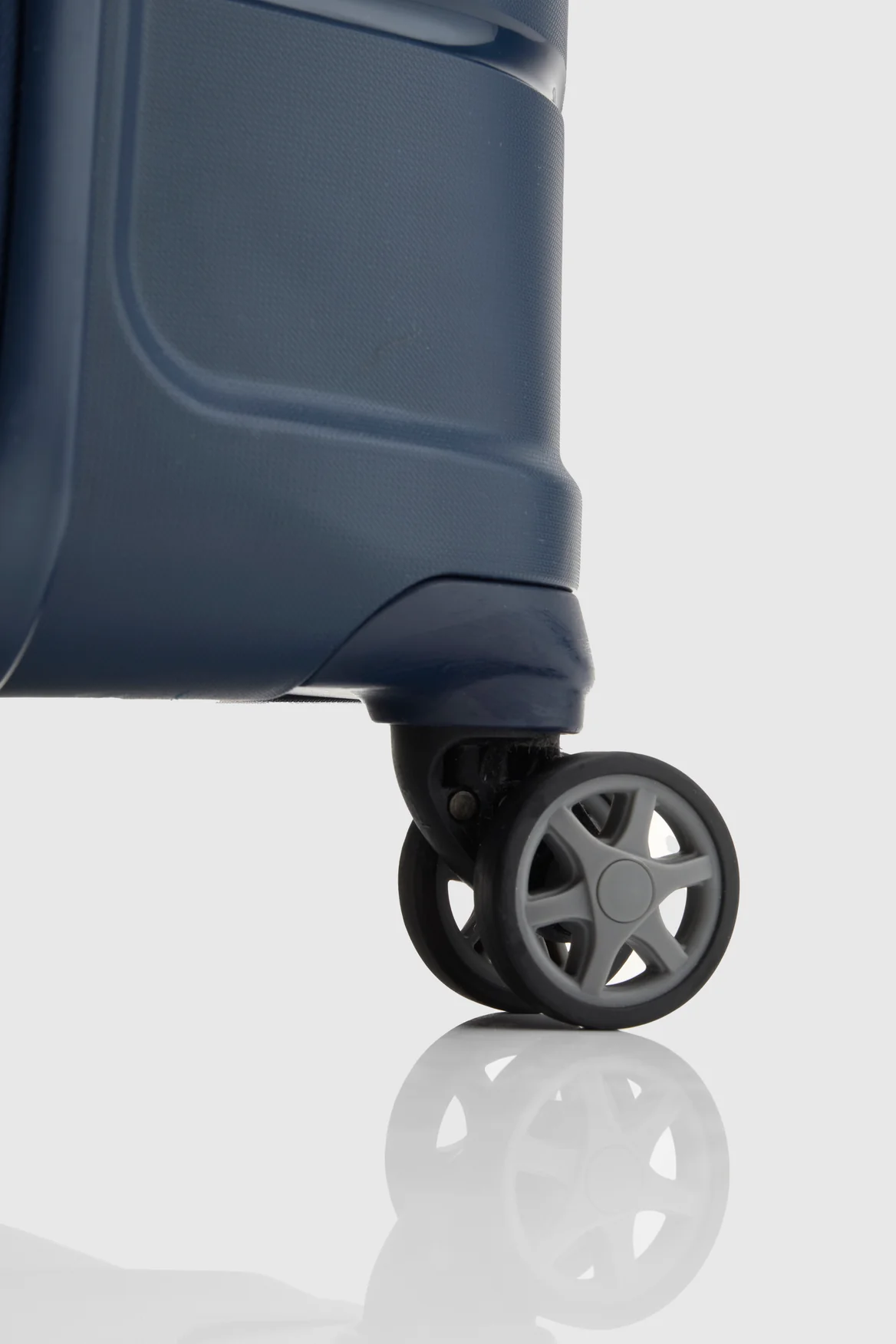Oc2lite Check-In 68cm Suitcase - Image 7