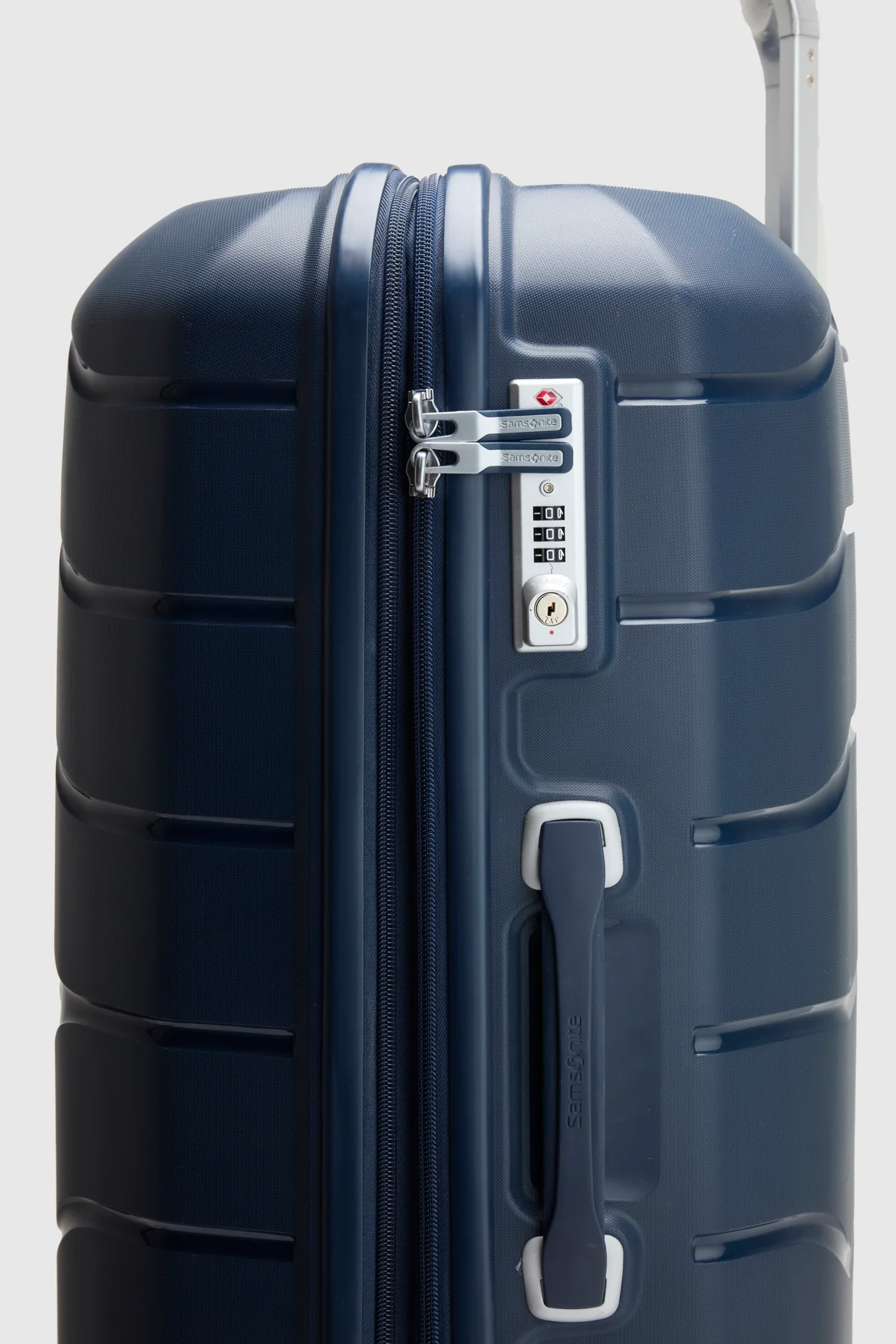 Oc2lite Check-In 68cm Suitcase - Image 8