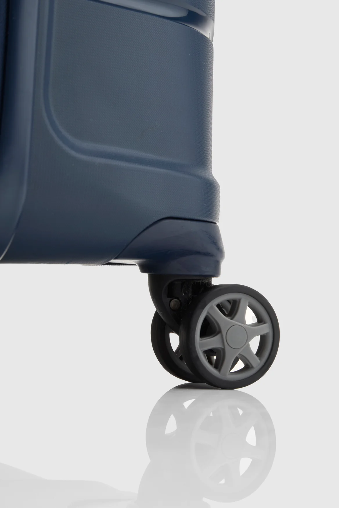 Oc2lite Check-In 75cm Suitcase - Image 7