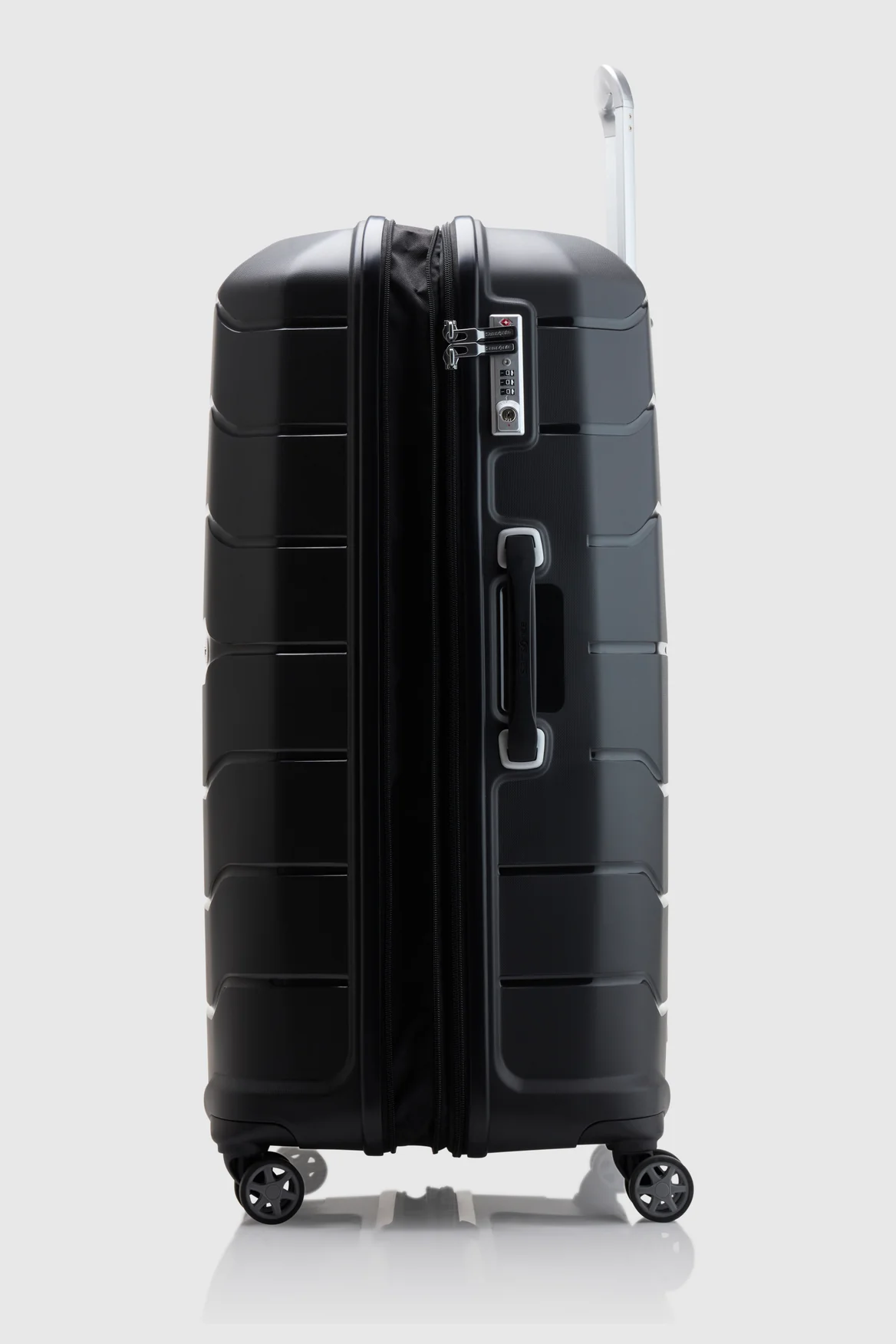 Oc2lite Check-In 81cm Suitcase - Image 3