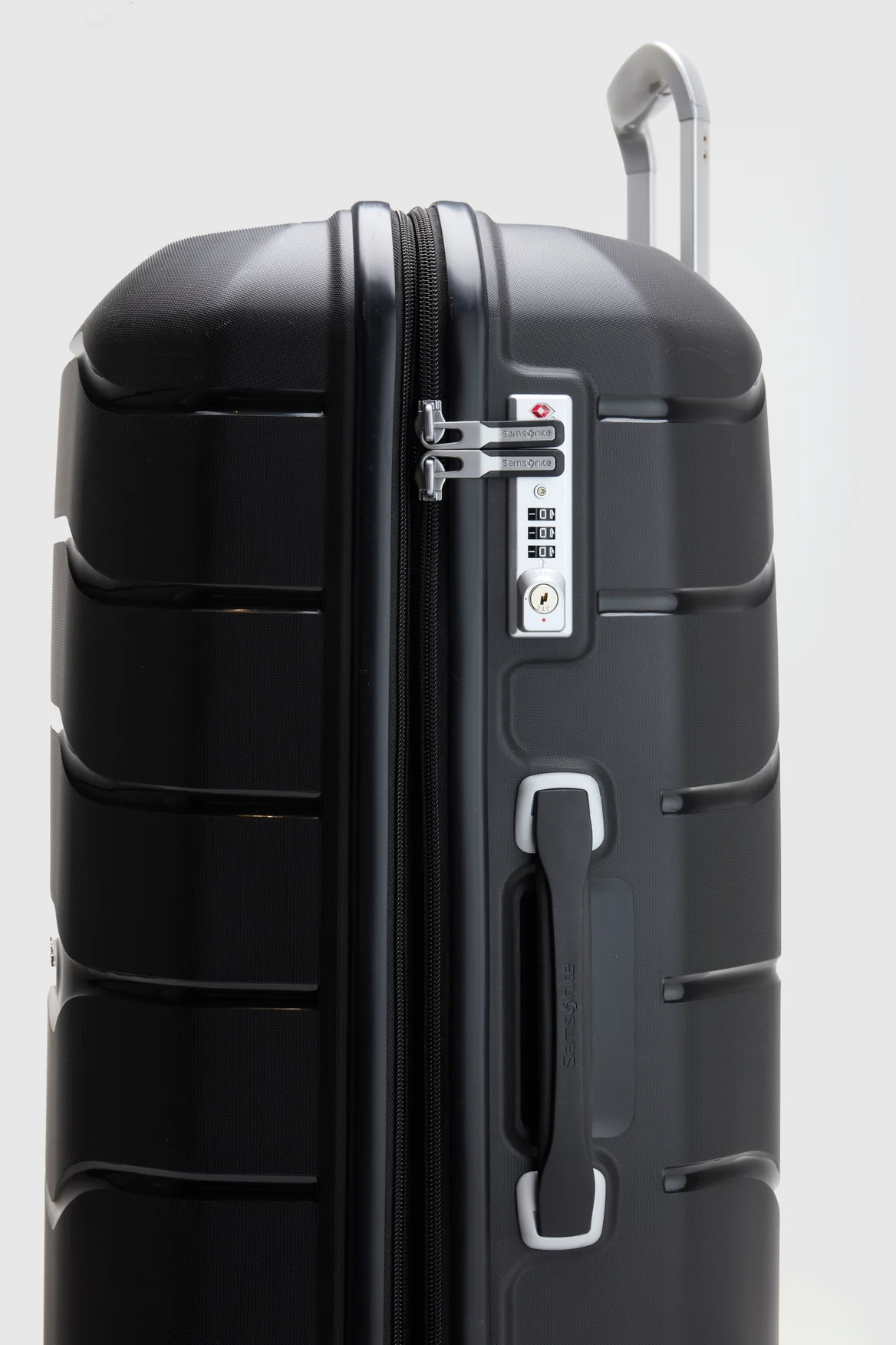 Oc2lite Check-In 81cm Suitcase - Image 8