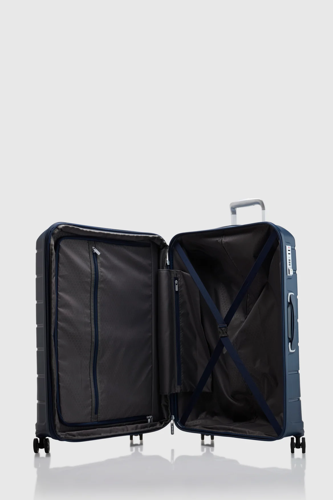 Oc2lite Check-In 81cm Suitcase - Image 3