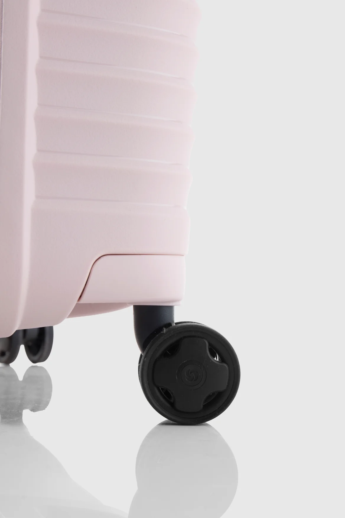 Upscape Carry-On 55cm Suitcase - Image 6