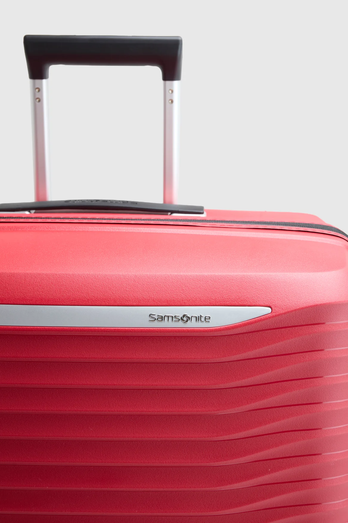 Upscape Check-In 75cm Suitcase - Image 8