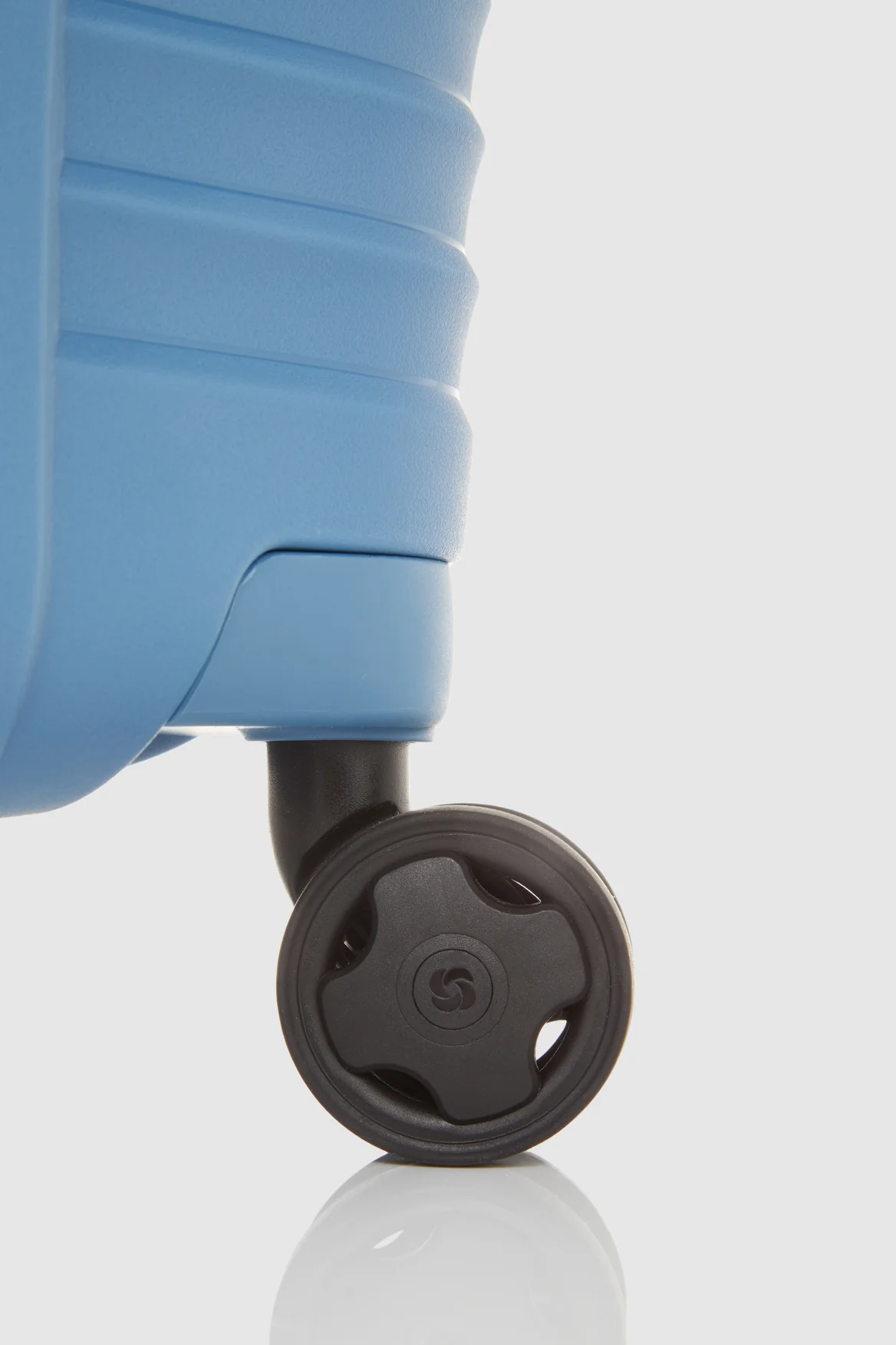 Upscape Check-In 81cm Suitcase - Image 6