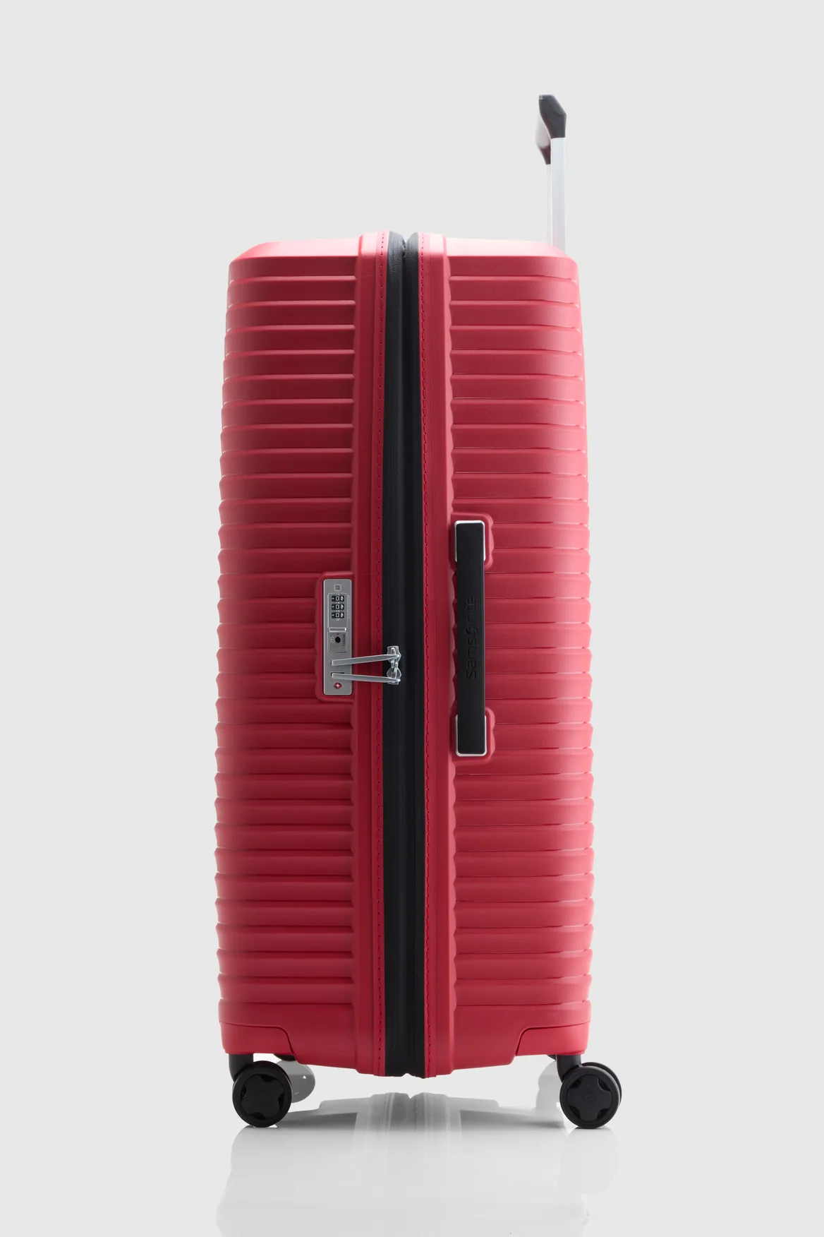 Upscape Check-In 81cm Suitcase - Image 2