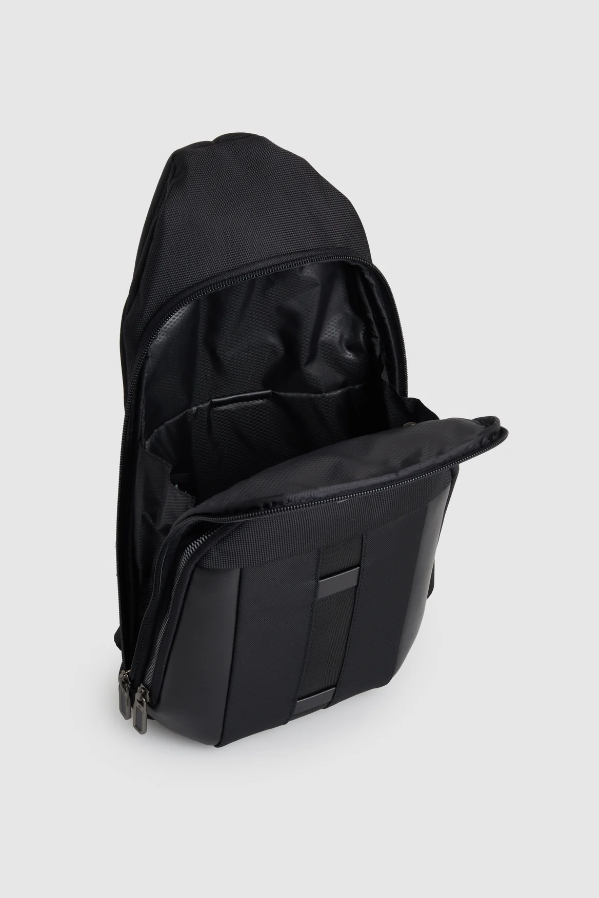 Urban-Eye Dlx Sling Bag - Image 3